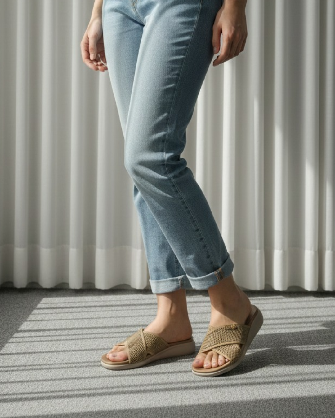 LUQE CROSS STRAP SLIDES