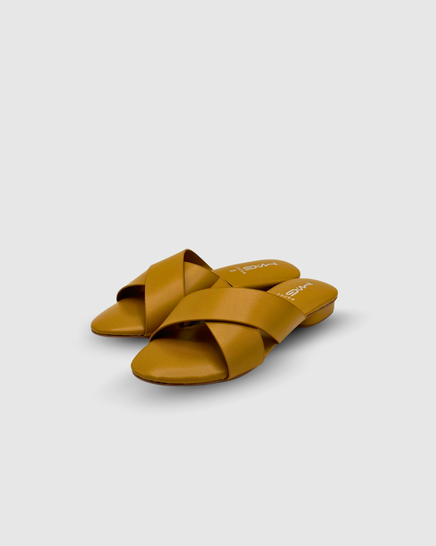 CROSSED ELORA SOFTIE FLATS