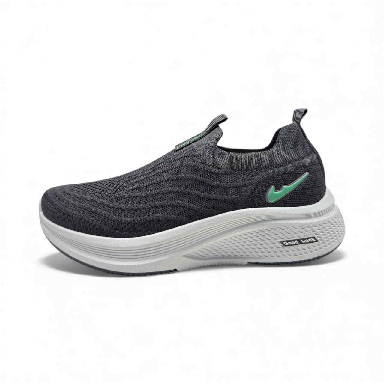 Comfortable Slip-On Sneakers for Women | Mag 006