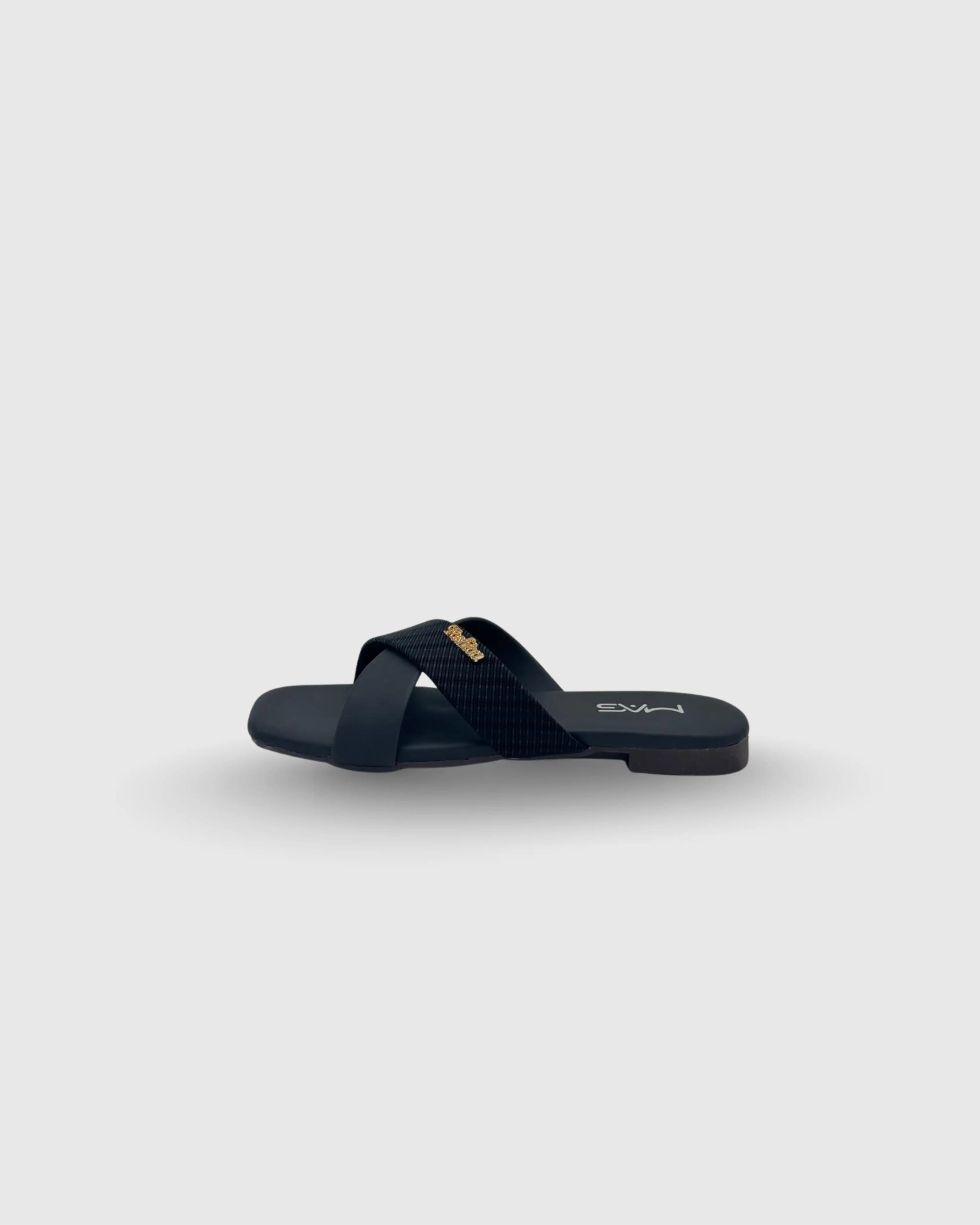 black flat slippers for women casual wear Pakistan