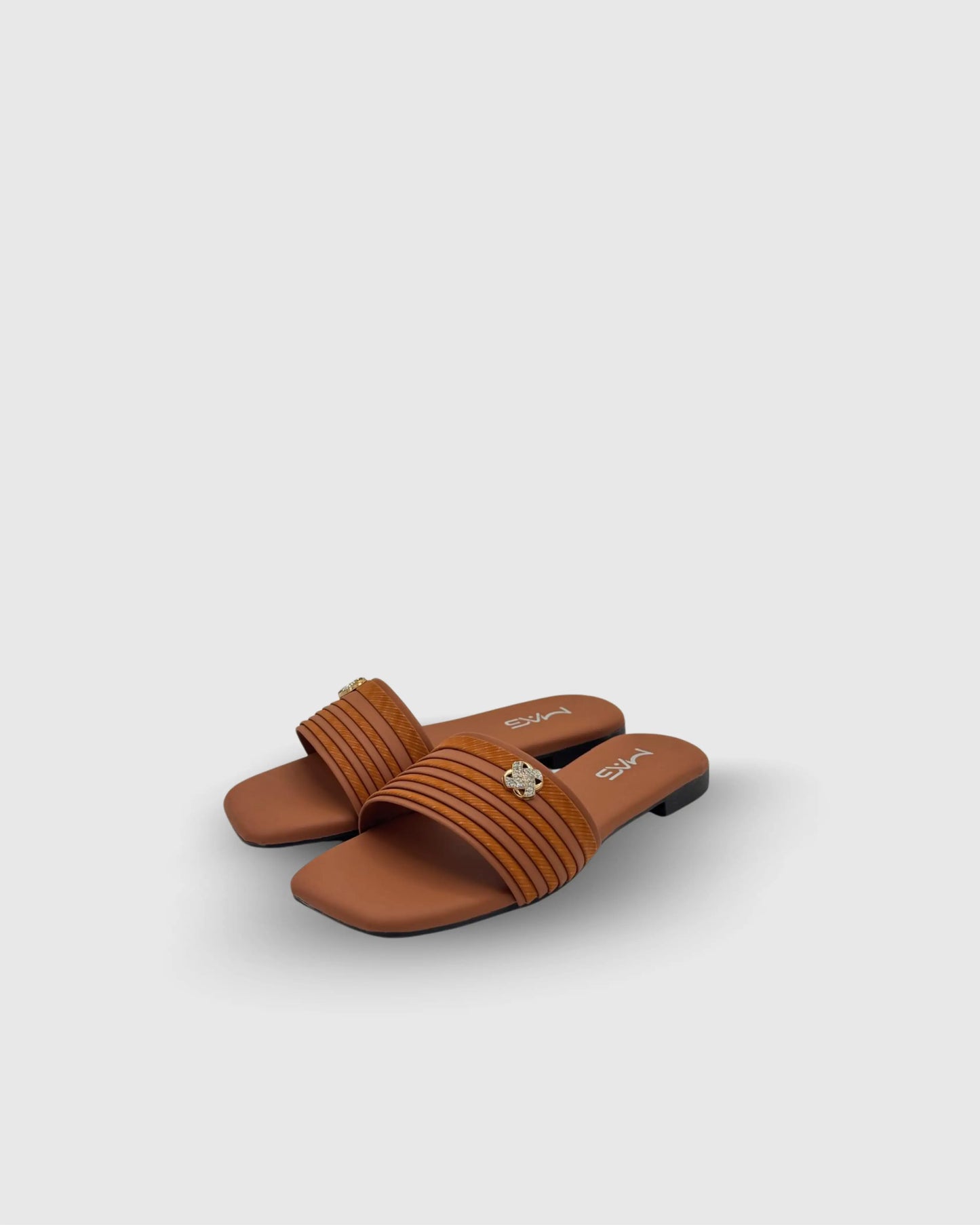 lightweight flat slippers for women Pakistan