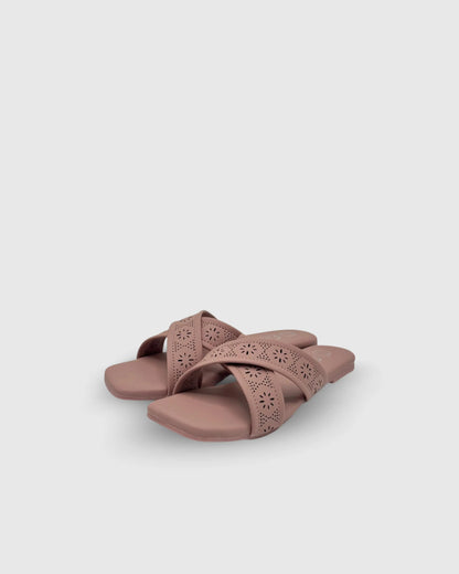 summer wear flat sandals for women Pakistan